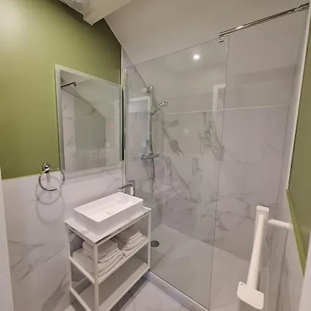 Grande Maison Elegante